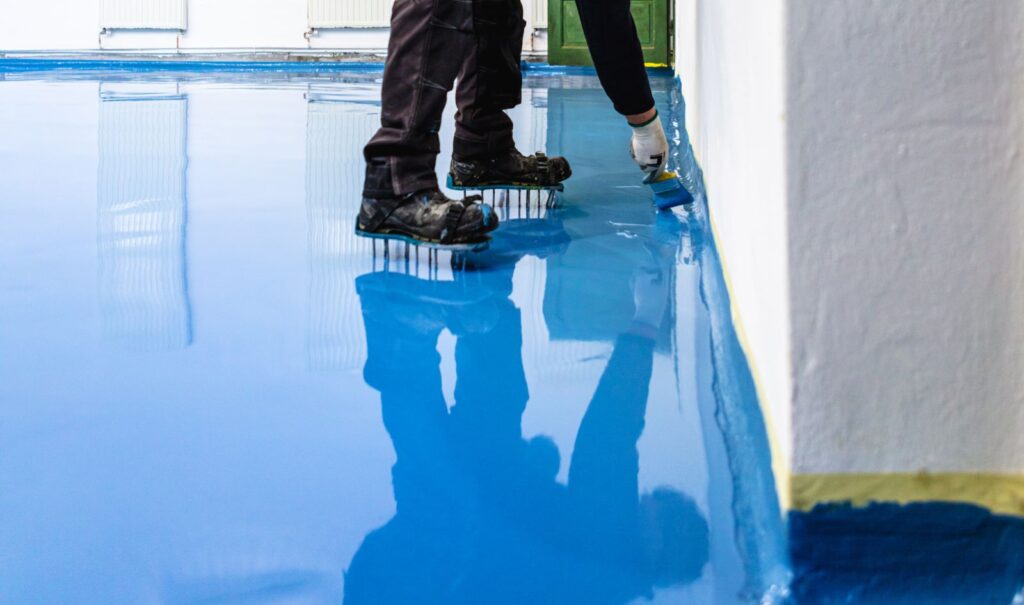 Manutenzione di un pavimento industriale in resina