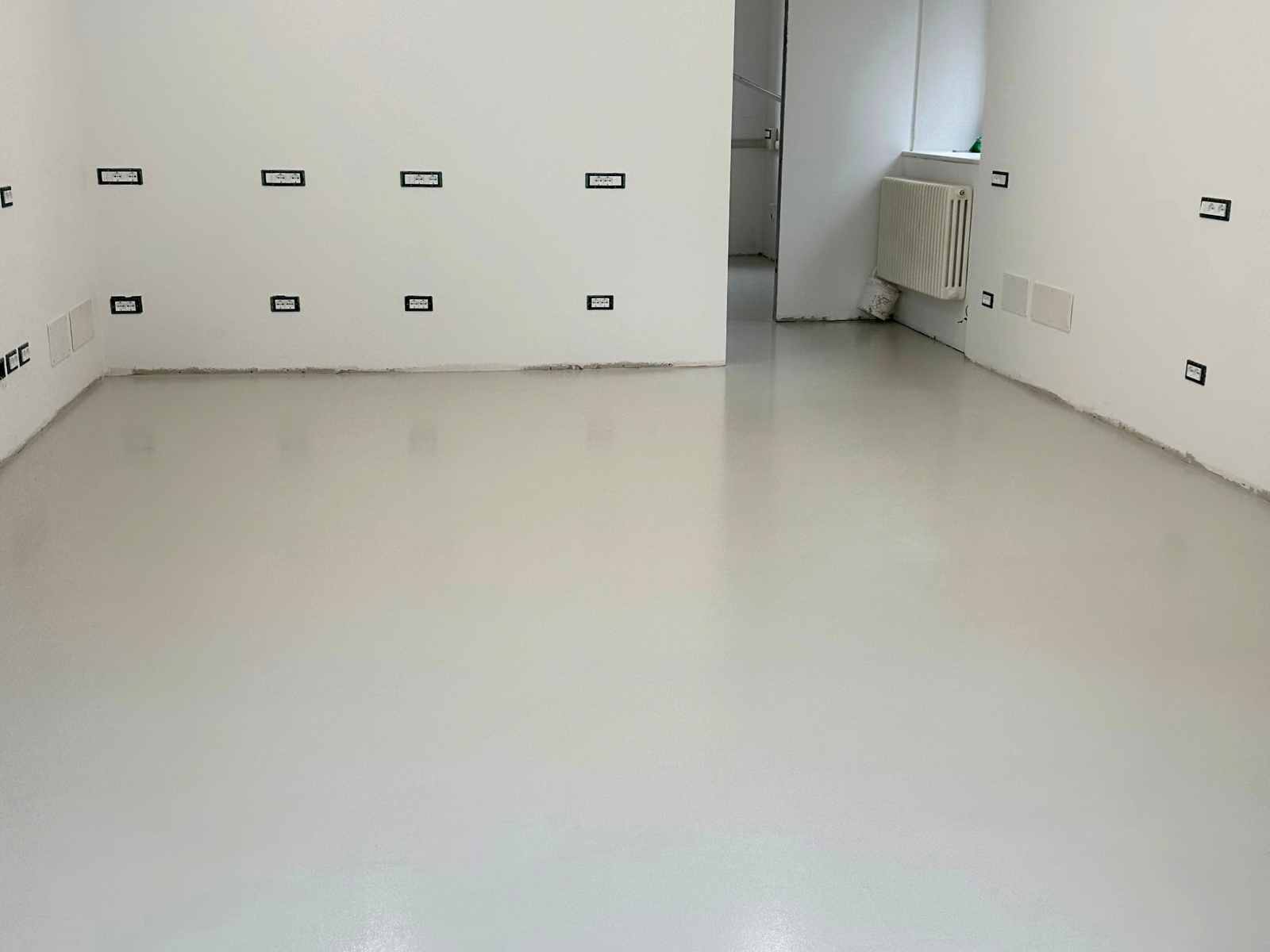 Pavimenti industriali in resina antistatici