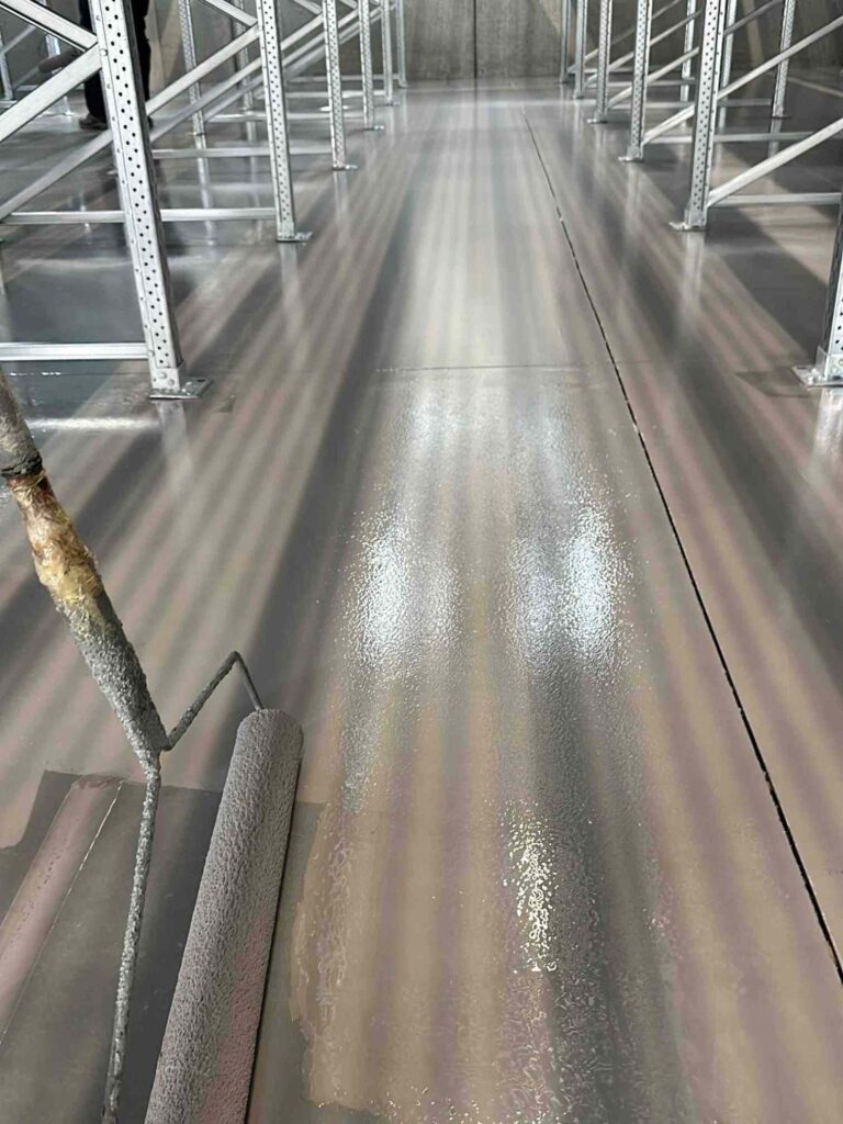 Riparazione resina pavimento industriale